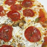 手作りピザの作り方（ぺパロニ編）カリッ！サクッ！かる～く食べられるHomemade Pizza pepperoni